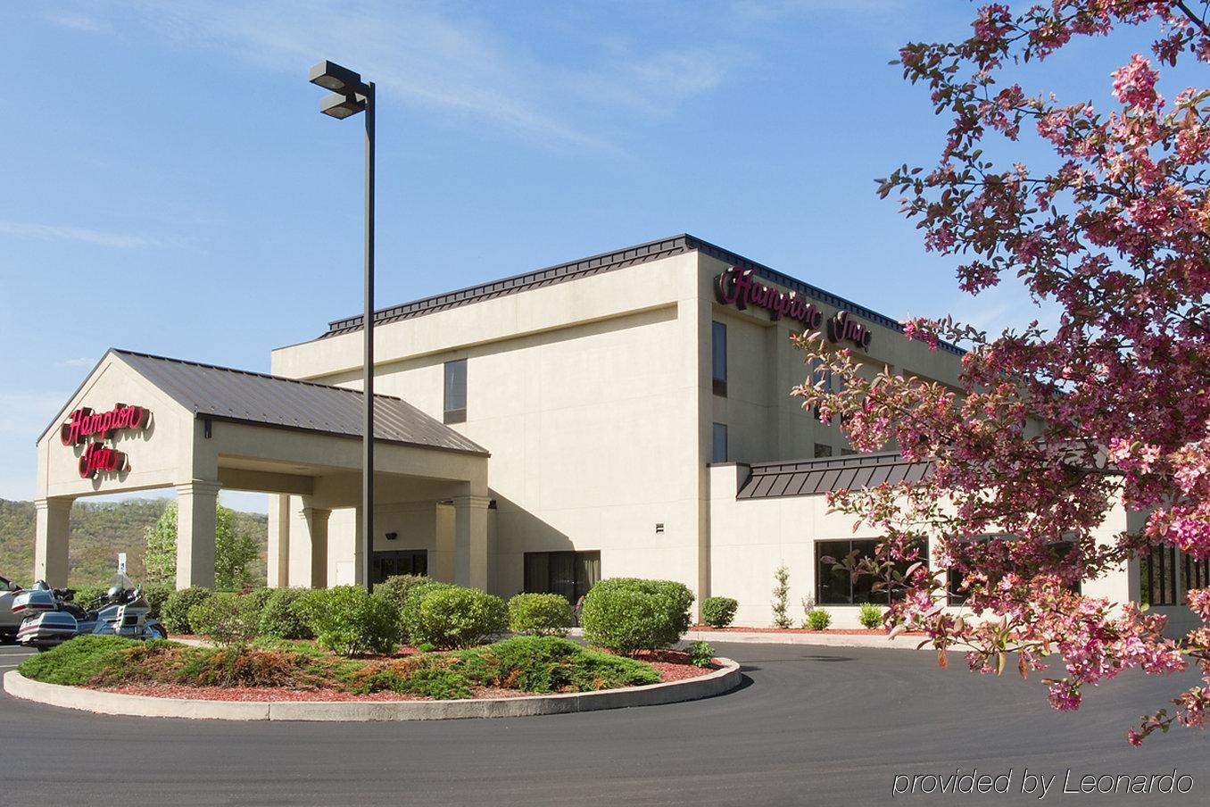 Hampton Inn Danville Exterior photo